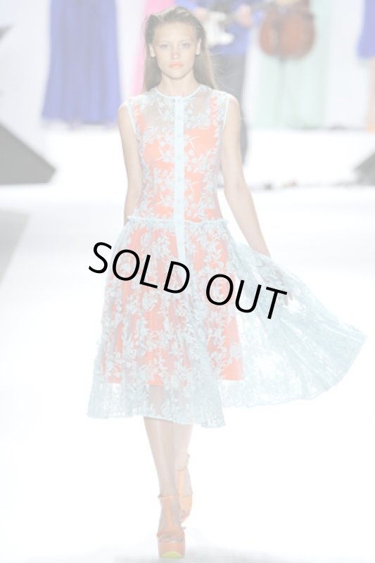 画像1: 【観月ありささんご着用、美人百花掲載】 Nanette Lepore    Varsity Lace Dress ラグーン (1)