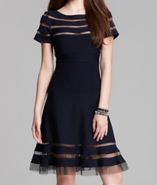 画像1: Tadashi Shoji Pintucked Inset Dress  ネイビー (1)