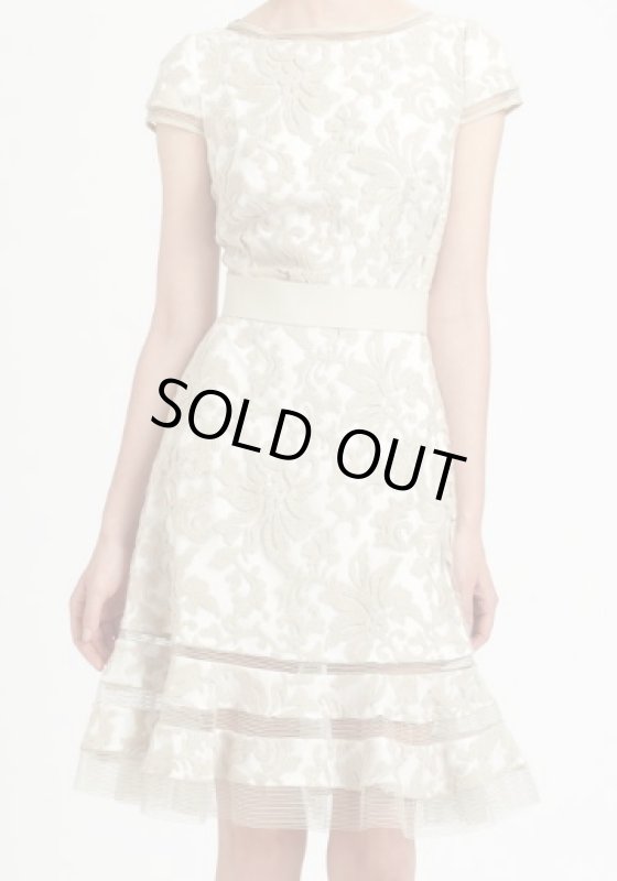 画像1: Tadashi Shoji   Illusion-Hem Lace Cocktail Dress FEATHER (1)