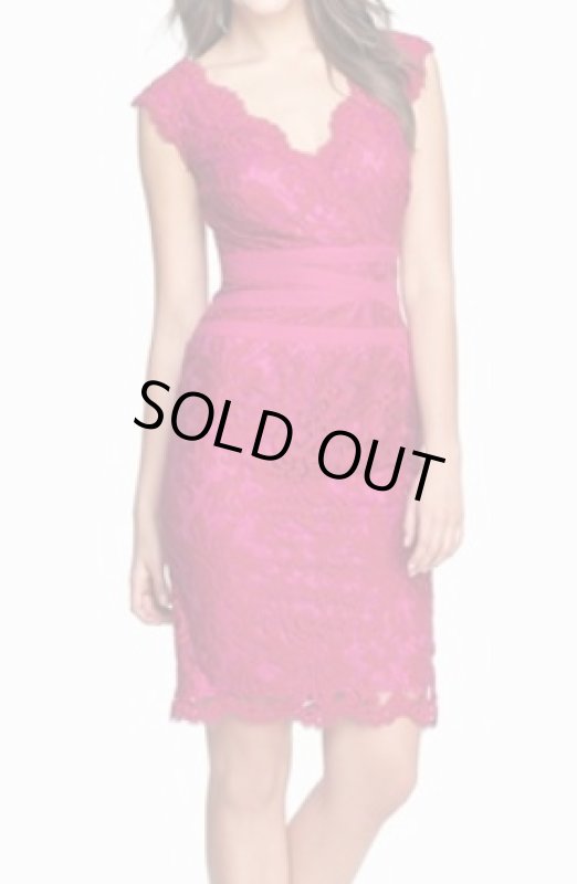 画像1: 【雑誌掲載】Tadashi Shoji　 Scalloped-Neck Lace Cocktail Dress ロータスピンク (1)