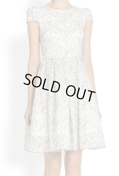 画像1: Alice + Olivia    Aubree Fit-&-Flare Lace-Print Dress (1)