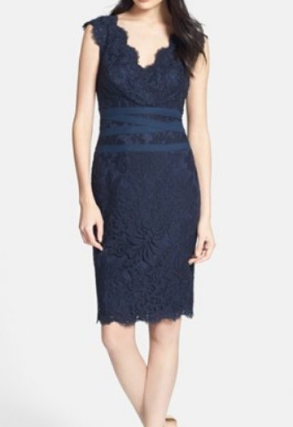 画像1: Tadashi Shoji　 Scalloped-Neck Lace Cocktail Dress ネイビー (1)