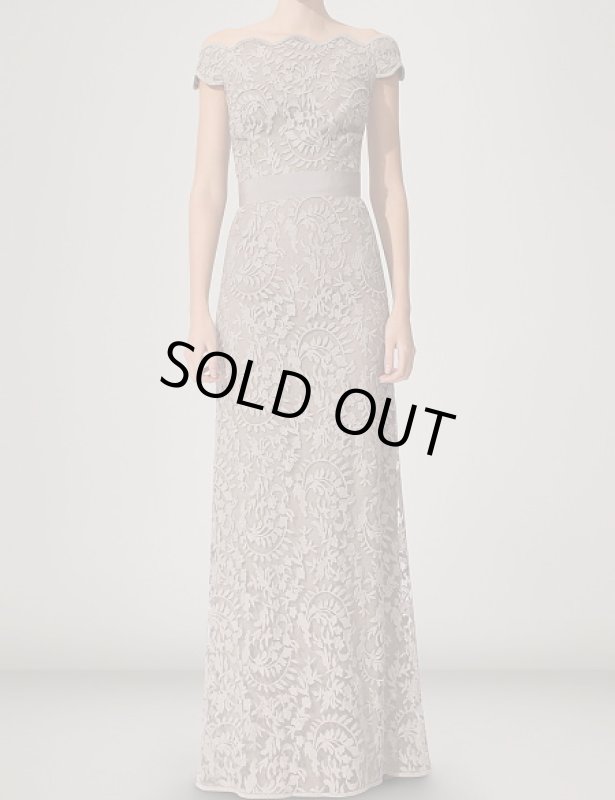 画像1: 【ワケありセール品】Tadashi Shoji オフショルダーレースロングドレス (1)