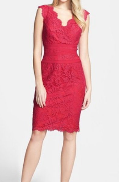 画像1: 【ドラマ使用】Tadashi Shoji   Scalloped-Neck Lace Cocktail Dress ディープローズ　 レッド系 (1)