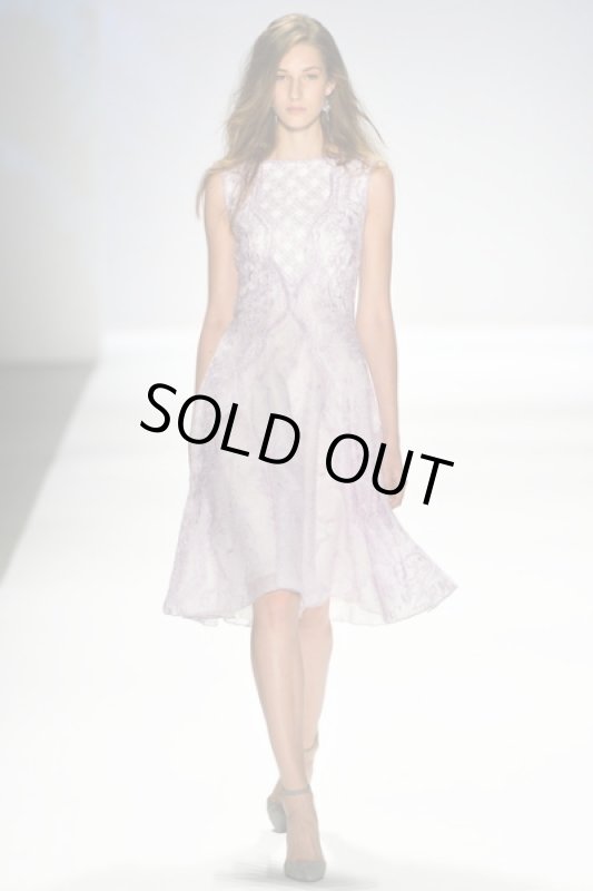 画像1: 【ヴァンサンカン掲載、原田美枝子さんご着用】Tadashi Shoji     Lattice and Floral Embroidered Tulle Dress (1)