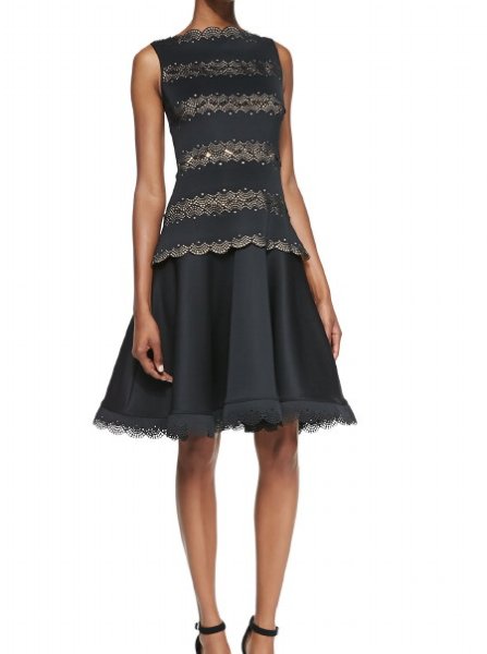 画像1: Tadashi Shoji    Sleeveless Fit-&-Flare Lace Dress ブラック (1)