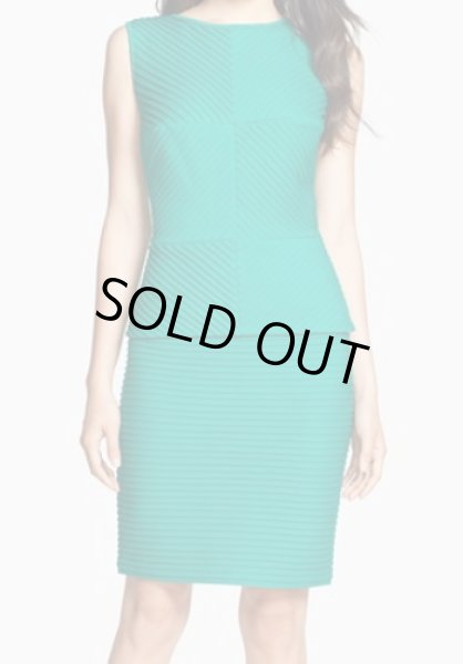 画像1: 【雑誌表紙、生方ななえさんご着用】Tadashi Shoji   Pintucked Peplum Cocktail Dress エメラルド グリーン系 (1)