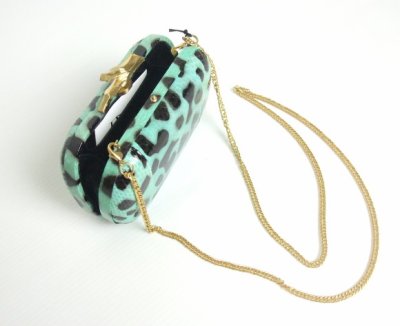 画像3: 【キャサリン妃、ジェシカアルバご愛用】Diane von Furstenberg 　Lytton Small Printed Snake Clutch