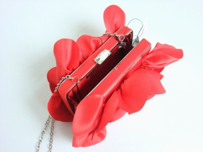 画像1: 【オリビア・パレルモ愛用】Sondra Roberts 　rose petal clutch レッド