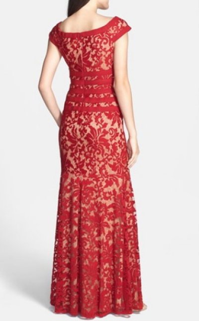 画像1: Tadashi Shoji Textured Lace Mermaid Gown  レッド系