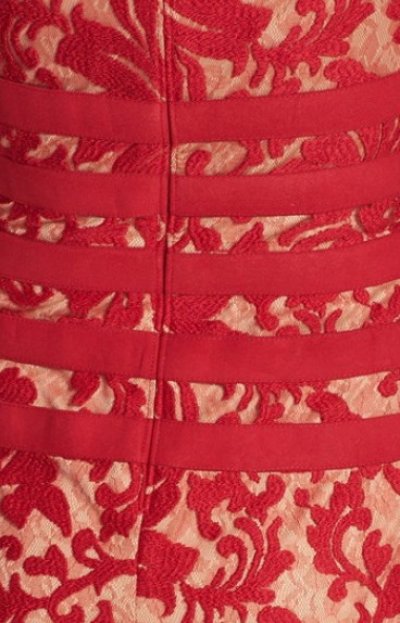 画像2: Tadashi Shoji Textured Lace Mermaid Gown  レッド系
