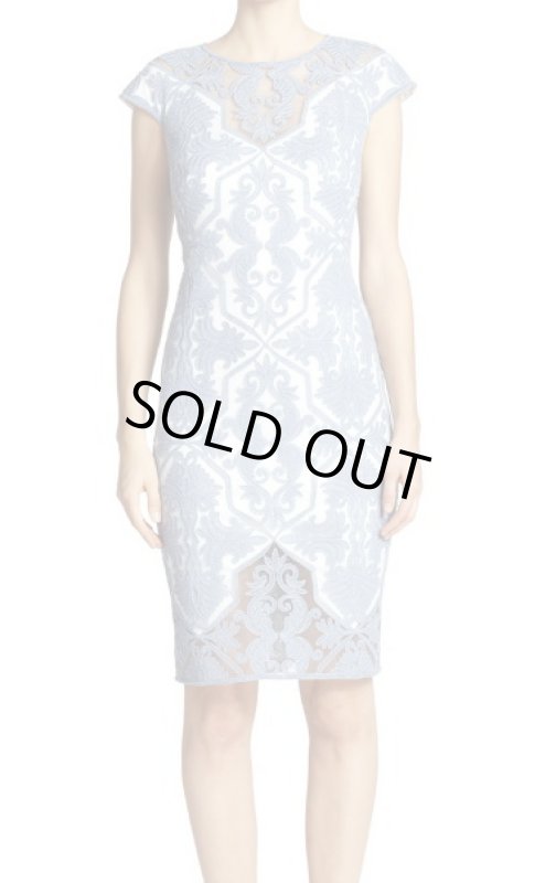 画像1: 【家庭画報掲載、アンミカさん、須黒清華さん、奈美悦子さんご着用】Tadashi Shoji    Embroidered Illusion Sheath ブルーストーン (1)