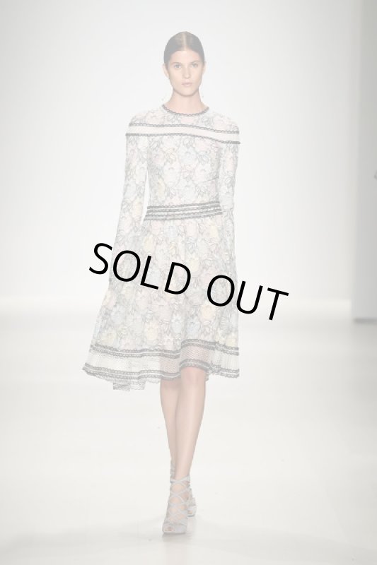 画像1: 再販売【ミシェル・オバマ大統領夫人ご着用】Tadashi Shoji   　　Floral Chiffon Long Sleeve Dress (1)