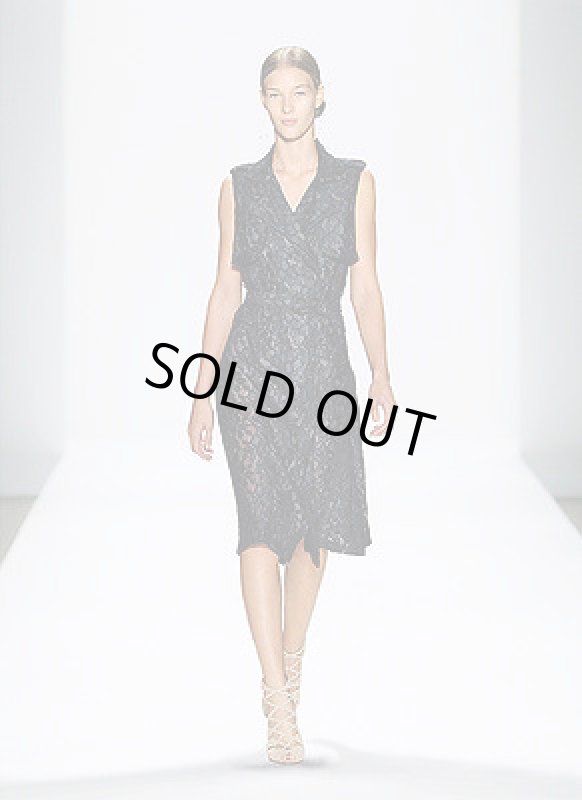 画像1: 【宮本エリアナさんご着用】Tadashi Shoji    Lace Sleeveless Belted Trench dress　ネイビー系 (1)