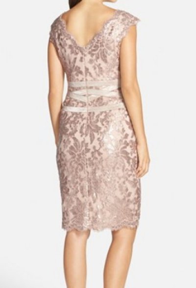 画像1: Tadashi Shoji　 Scalloped-Neck Lace Cocktail Dress   dusty rose ピンク系　