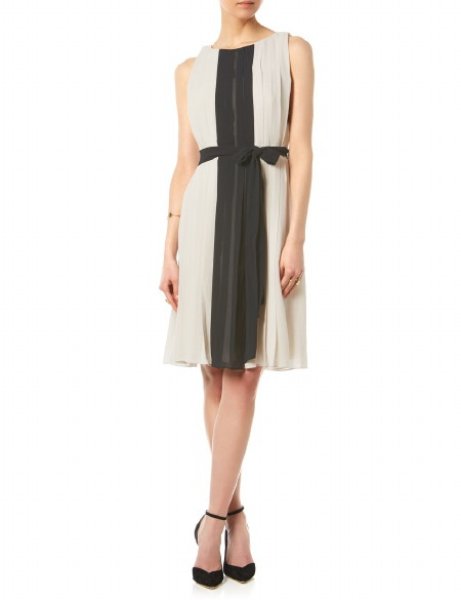 画像1: L'AGENCE  Contrast Panel Pleated Dress (1)