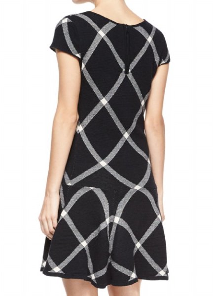 画像2: 【ドラマ使用】Alice + Olivia アリスアンドオリビア Diagonal Plaid Drop-Waist Dress (2)