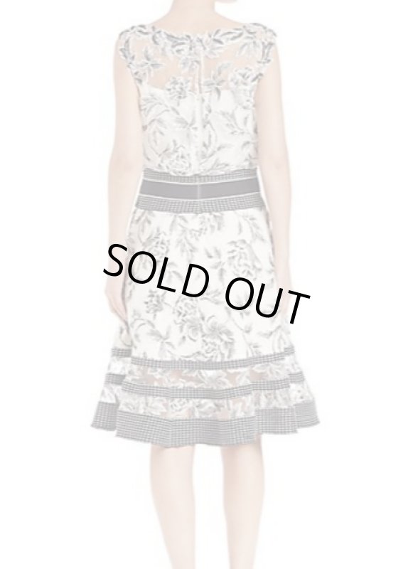 画像3: 再販売【エクラ掲載、渡辺真理さん着用、秋野暢子さん着用】Tadashi Shoji  タダシショージ 　Banded Blouson Lace Dress (3)