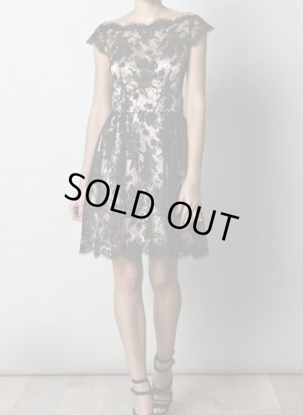 画像2: 【ケリーブルック、Gemma Arterton愛用】Issa London   ブラックレースドレス (2)