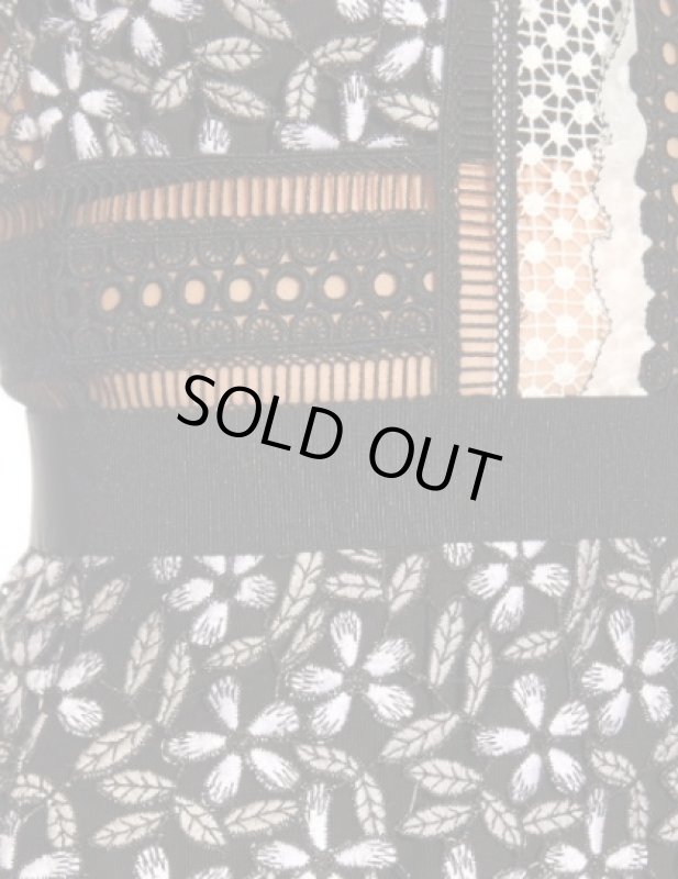 画像4: 【ミランダカー愛用】Self Portrait　セルフポートレイト　daisy guipure mini dress (4)