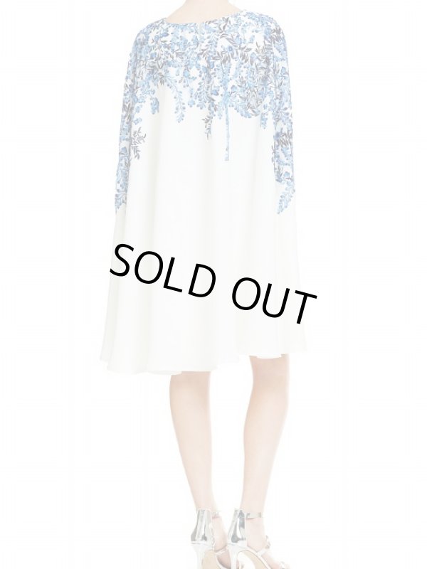 画像2: 【Katherine Mcnamara愛用】Tadashi Shoji    　Floral-Embroidered Cape Dress (2)
