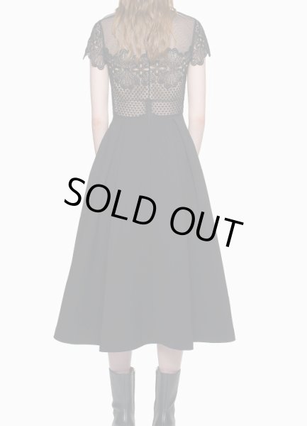 画像2: 【小嶋陽菜さん愛用】Self Portrait セルフポートレート felicia embroidered midi dress (2)