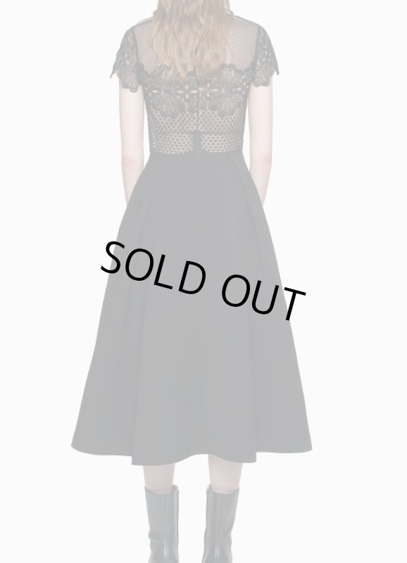 画像2: 【小嶋陽菜さん愛用】Self Portrait　セルフポートレート　felicia embroidered midi dress (2)