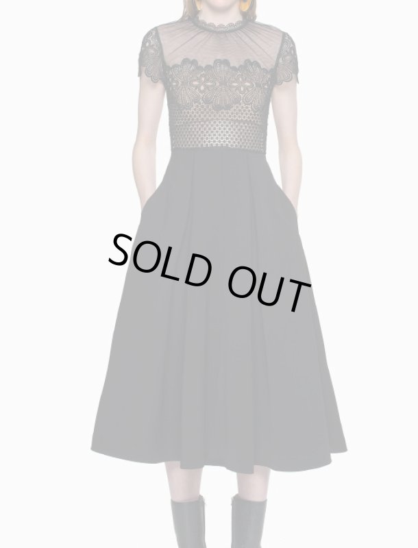 画像1: 【小嶋陽菜さん愛用】Self Portrait　セルフポートレート　felicia embroidered midi dress (1)