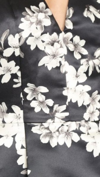 画像4: 【Mae Whitman愛用】Alice + Olivia   Tanner V Neck Flare Dress  (4)