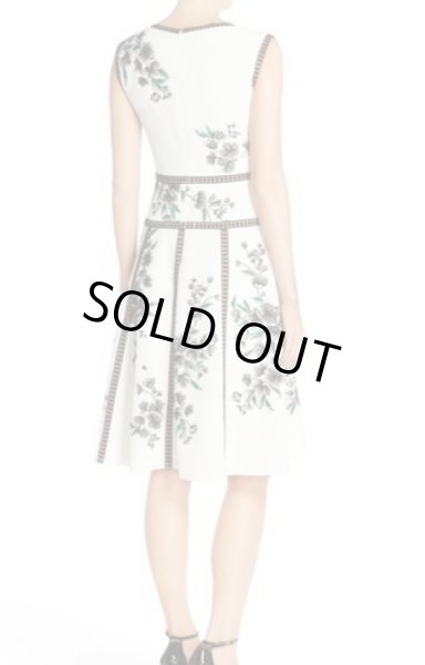 画像2: 再販売【マギーさん、アンミカさんご着用】Tadashi Shoji タダシショージ　　　Embroidered Textured Jacquard Fit & Flare Dress (2)