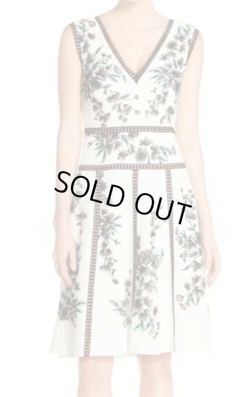 画像1: 再販売【マギーさん、アンミカさんご着用】Tadashi Shoji タダシショージ　　　Embroidered Textured Jacquard Fit & Flare Dress (1)