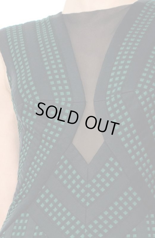 画像3: Tadashi Shoji パーティードレス  Mae Jacquard Plunging Sleeveless Dress ブラック (3)