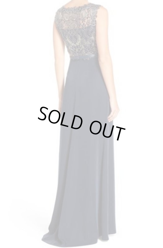 画像2: Tadashi Shoji      　Gavin Embroidered Bodice Gownネイビー (2)