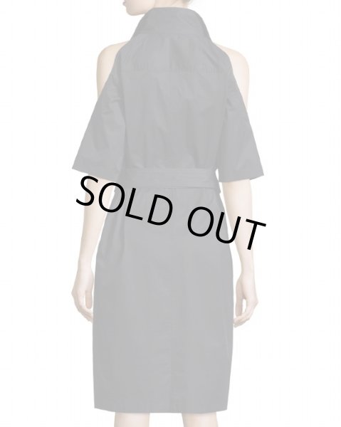 画像2: 【ドラマ使用】DKNY   Poplin Cold-Shoulder Shirtdress (2)