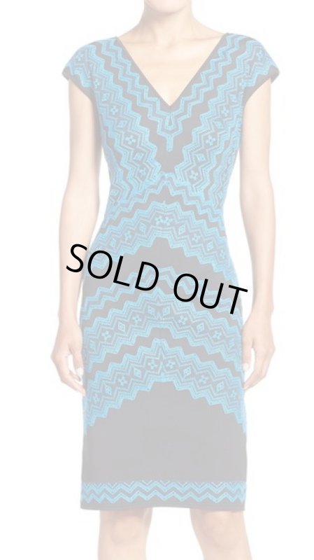 画像1: 【橋本マナミさん、高橋真麻さんご着用】Tadashi Shoji タダシショージ 　Embroidered Knit Sheath Dress　ブルー系 (1)