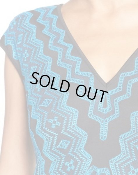 画像3: 【橋本マナミさん、高橋真麻さんご着用】Tadashi Shoji タダシショージ  Embroidered Knit Sheath Dress ブルー系 (3)