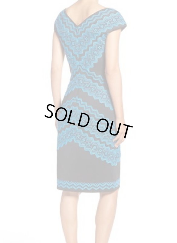 画像2: 【橋本マナミさん、高橋真麻さんご着用】Tadashi Shoji タダシショージ 　Embroidered Knit Sheath Dress　ブルー系 (2)
