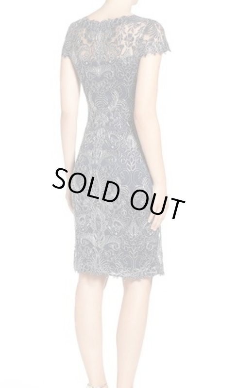 画像2: 【ドラマ「ConneXion」に衣装提供】Tadashi Shoji  タダシショージ Corded Embroidery on Tulle Cap Sleeve Dress　ネイビー・シルバー (2)