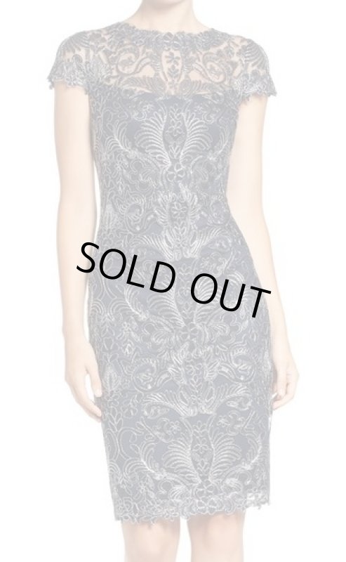 画像1: 【ドラマ「ConneXion」に衣装提供】Tadashi Shoji  タダシショージ Corded Embroidery on Tulle Cap Sleeve Dress　ネイビー・シルバー (1)