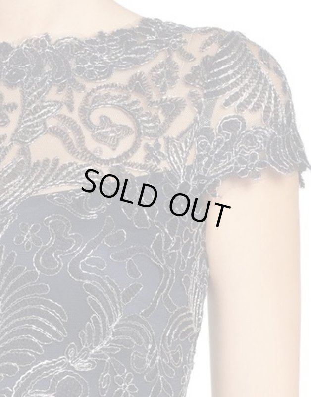 画像3: 【ドラマ「ConneXion」に衣装提供】Tadashi Shoji  タダシショージ Corded Embroidery on Tulle Cap Sleeve Dress　ネイビー・シルバー (3)