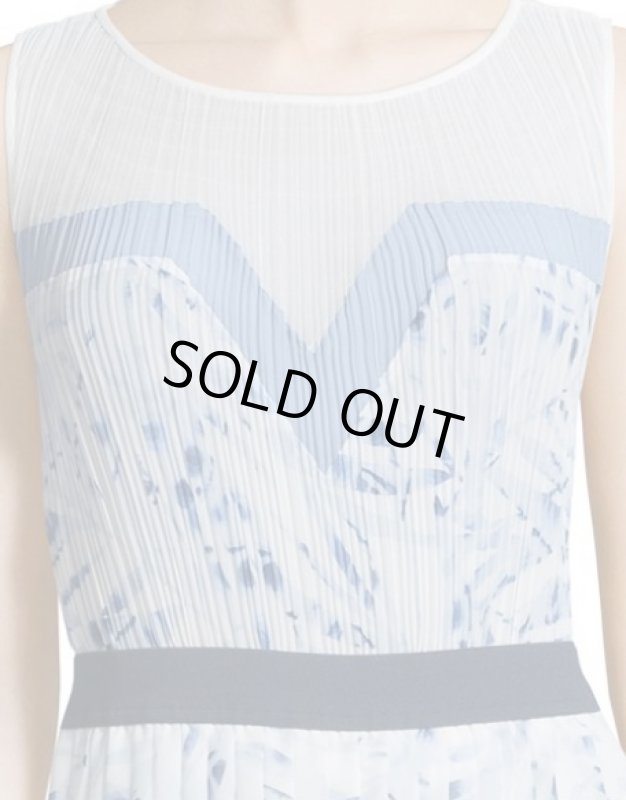 画像2: 【ヴァンサンカン掲載】BCBGMAXAZRIA 　　Roundneck Sleeveless Printed Gown (2)