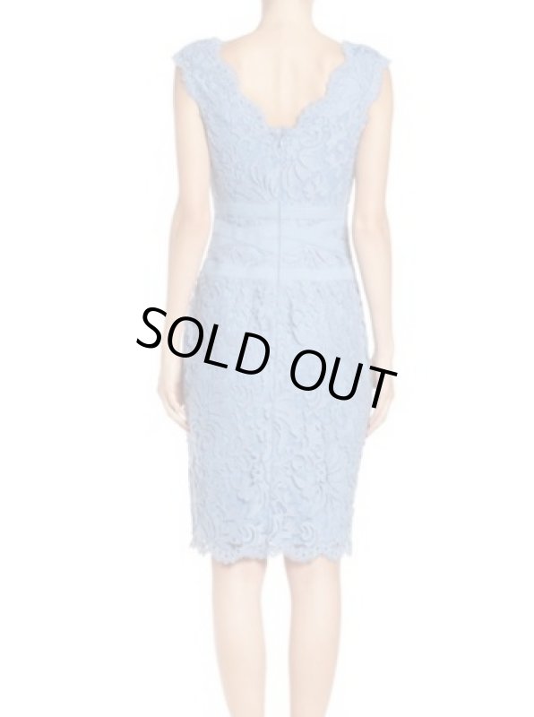 画像2: Tadashi Shoji タダシショージ Scalloped-Neck Lace Cocktail Dress ブルーストーン (2)