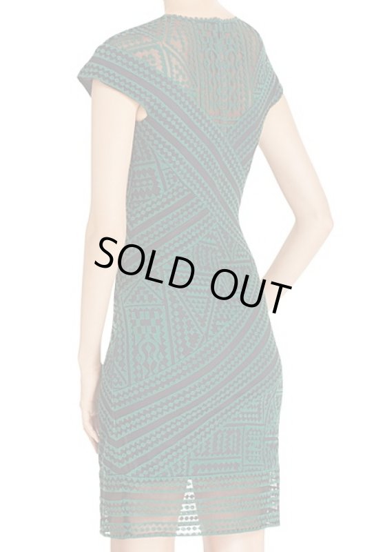 画像2: 再販売【三田友梨佳さんご着用】Tadashi Shoji タダシショージ 　Geometric Dress　グリーン系 (2)