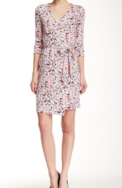 画像1: ドラマ【ギルモアガールズ使用】Diane von Furstenberg　ダイアンフォンファステンバーグ　New Julian Two wrap  dress 　Garden Daisy ピンク (1)