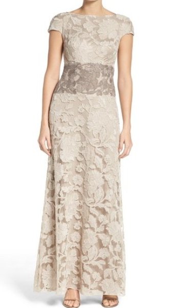 画像1: Tadashi Shoji  タダシショージ  　 Floral Embroidered Gown ラテ ベージュ系 (1)