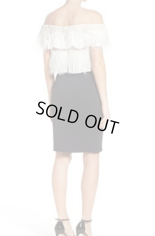 画像2: Tadashi Shoji タダシショージ   Off the Shoulder Sheath Dress ブラック (2)