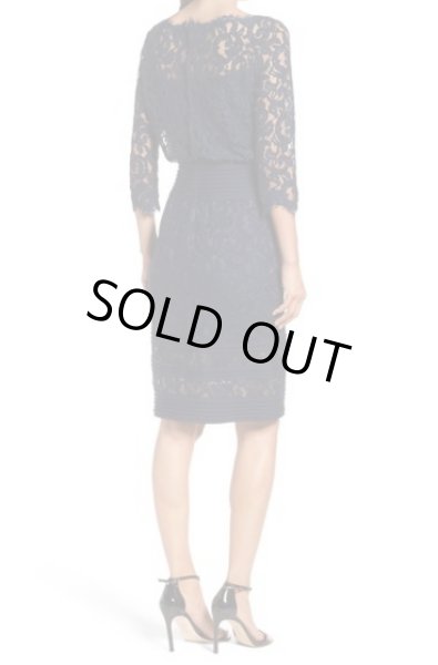 画像2: Tadashi Shoji タダシショージ    Pleat Waist Lace Blouson Dress ネイビー (2)