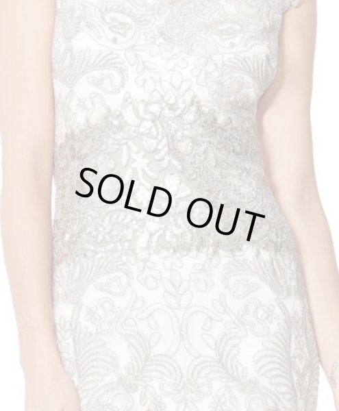 画像3: Tadashi Shoji  タダシショージ CONTRAST WAIST V-NECK SHEATH DRESS (3)