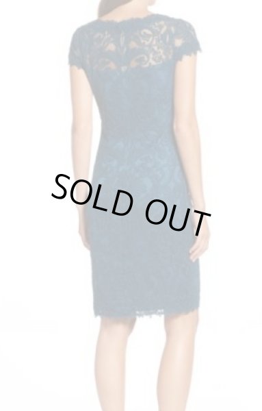 画像2: 【雑誌掲載】Tadashi Shoji  タダシショージ Corded Embroidery on Tulle Cap Sleeve Dress starry night ブルー系、グリーン系  (2)