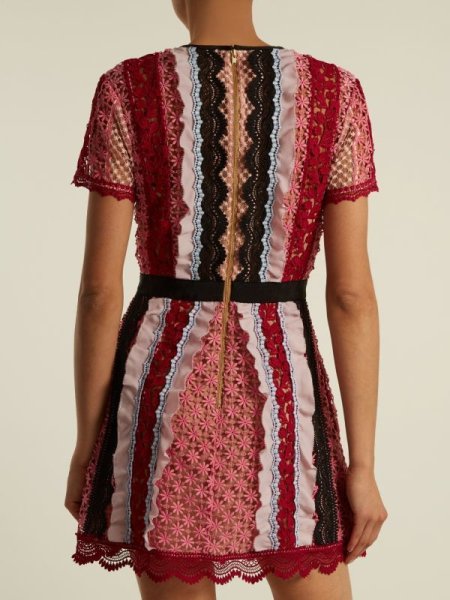 画像2: 【ドラマ使用、Adrienne Houghton 着用】Self Portrait　セルフポートレート　Panelled Bellis Lace Trim Mini Dress  (2)